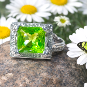Bold Silver Plated Green Crystal Gemstone Ring Vintage Style
