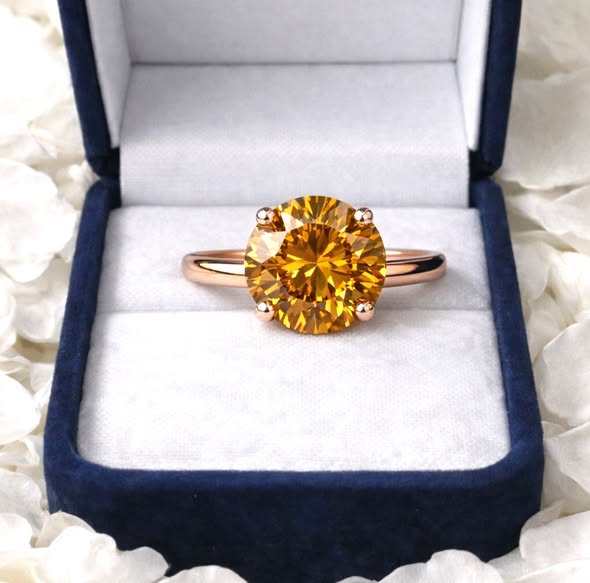 Elegant 925 Sterling Silver Soft Brown Round Cut Topaz Ring