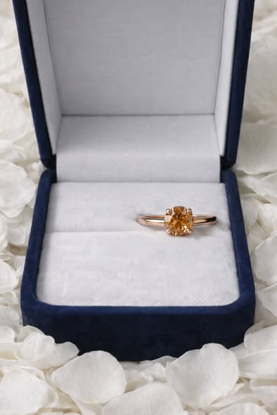 Elegant 925 Sterling Silver Soft Brown Round Cut Topaz Ring - Image 3