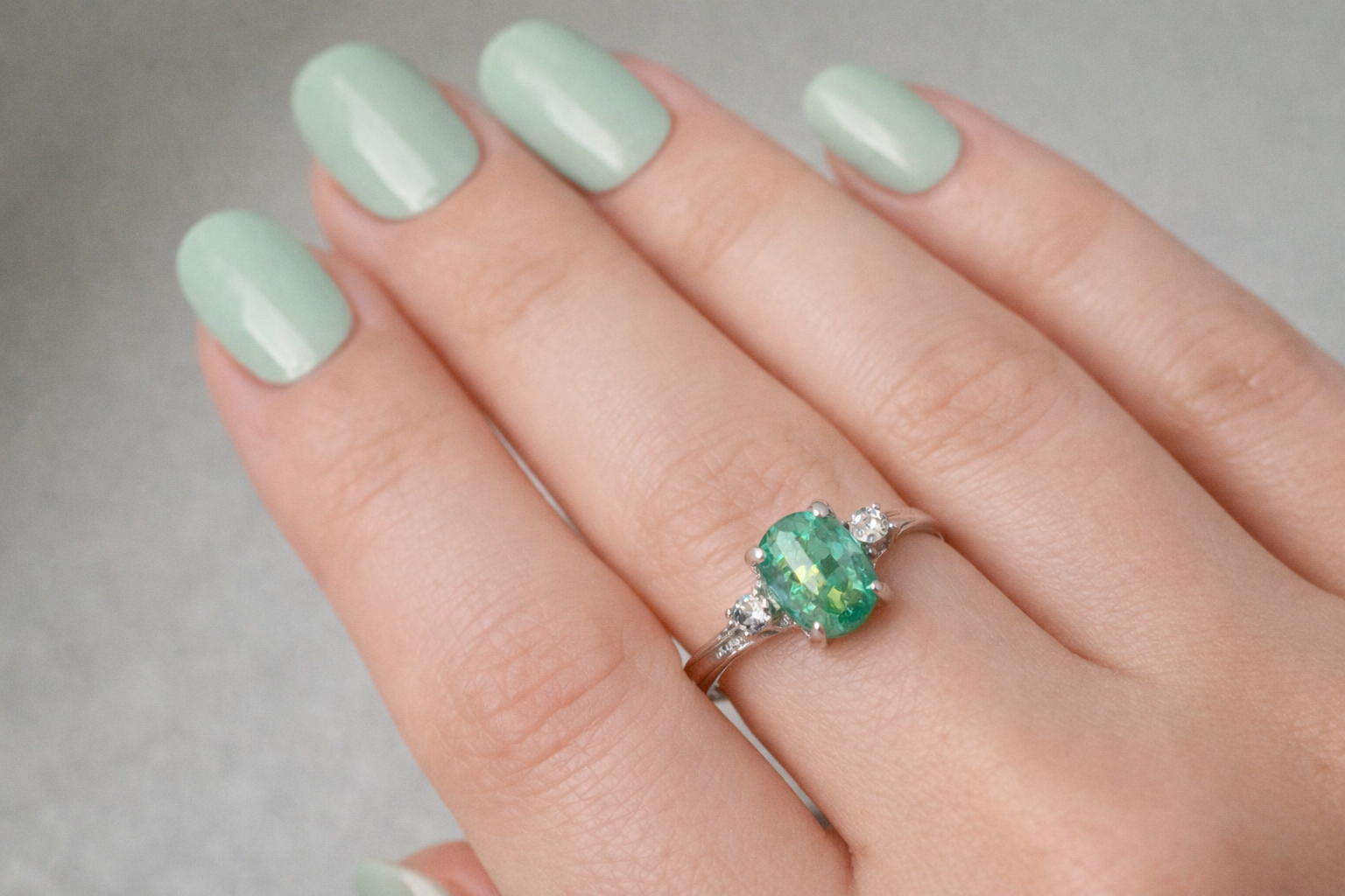 Silver‑Plated Heated Imitation Green Opal & White Rhinestone Ring - Image 2