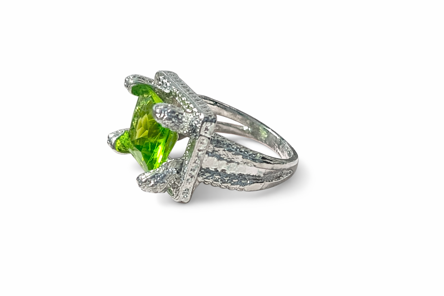 Bold Silver Plated Green Crystal Gemstone Ring Vintage Style - Image 3