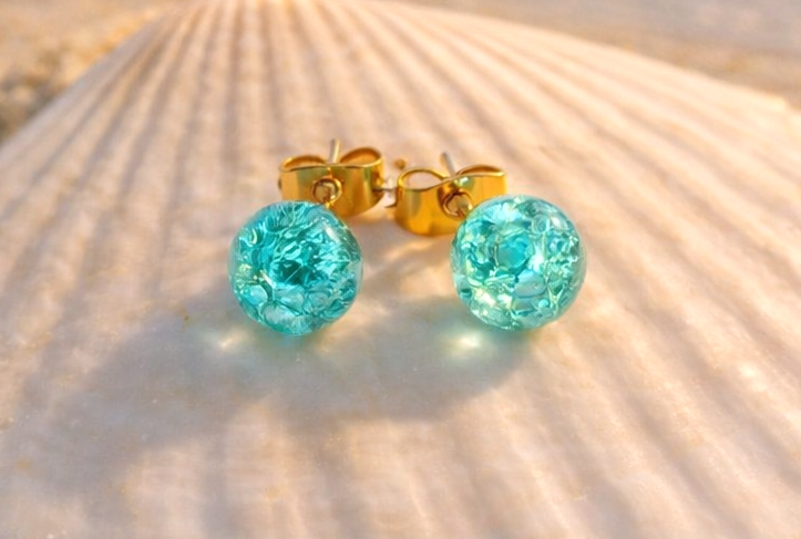 Beautiful Crackled Turquoise Resin Bead Gold Tone Stud Earrings