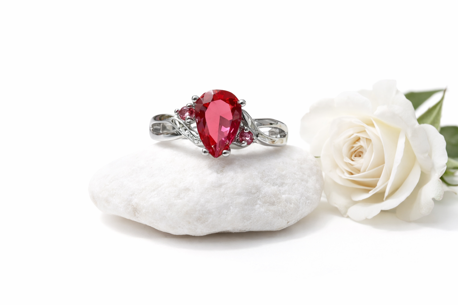 Stunning Pear-Cut Red Topaz Sterling 925 Silver Ring - Image 2
