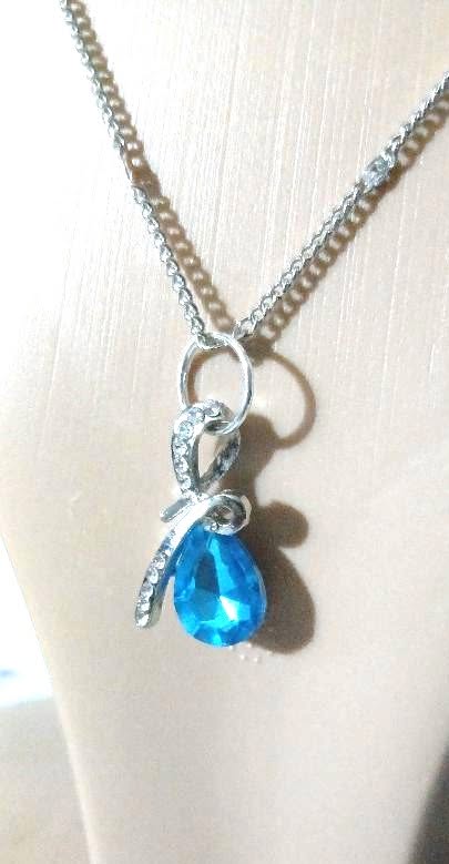 Elegant Silver Teardrop Blue Crystal Necklace - Image 5