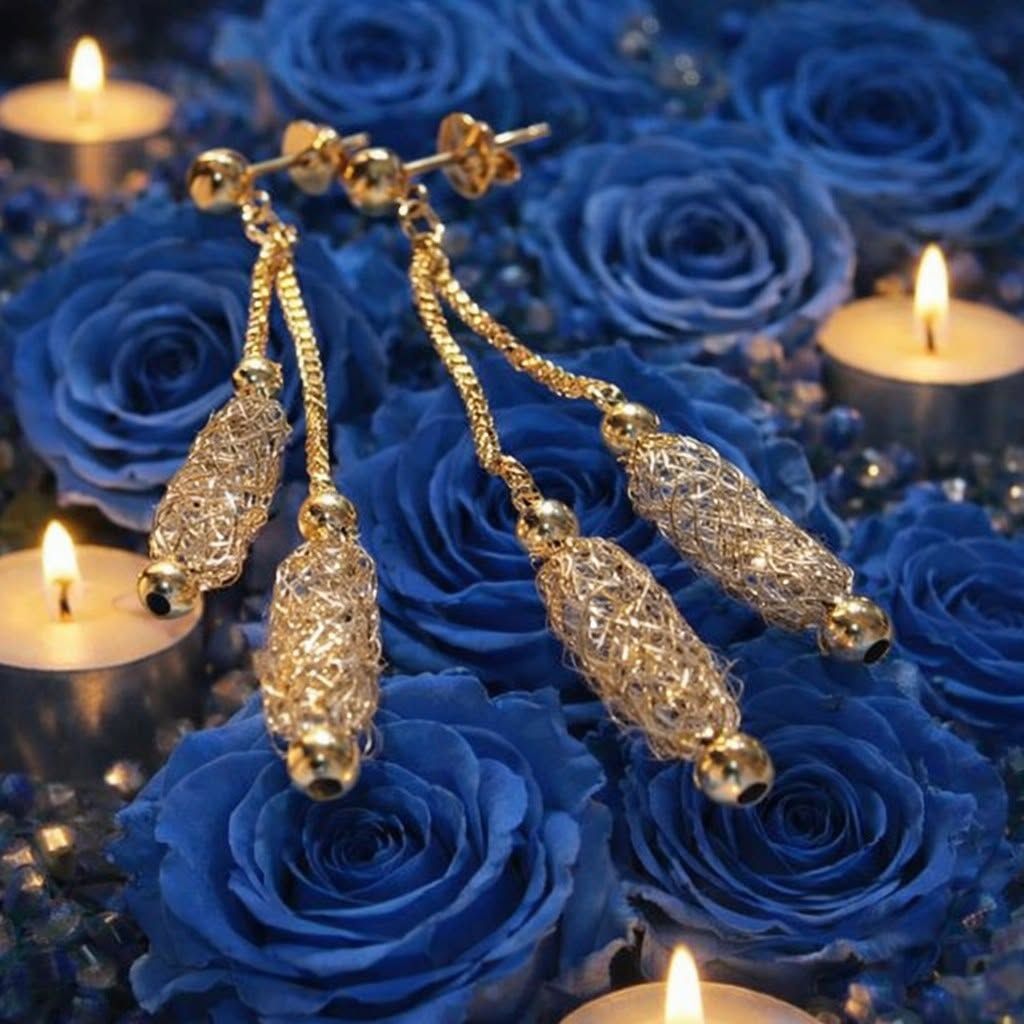 Elegant Gold Dangle Earrings Textured Chain & Mesh Design - Image 2