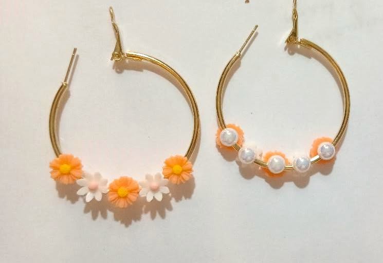 Double-Sided Gold Hoop Earrings – Floral & Pearl Styles - Image 5