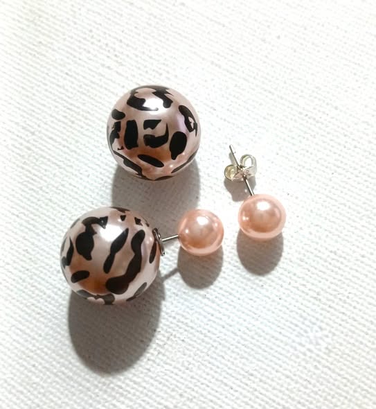 Double sided Stud: Leopard Print & Pink Silver Tone Studs