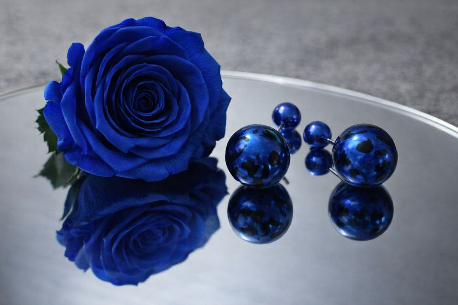 Double sided Stud: Blue Print & Blue Silver Tone Studs - Image 2