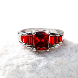 Beautiful Sterling Silver Emerald Cut Garnet Ring – 925 Hallmarked