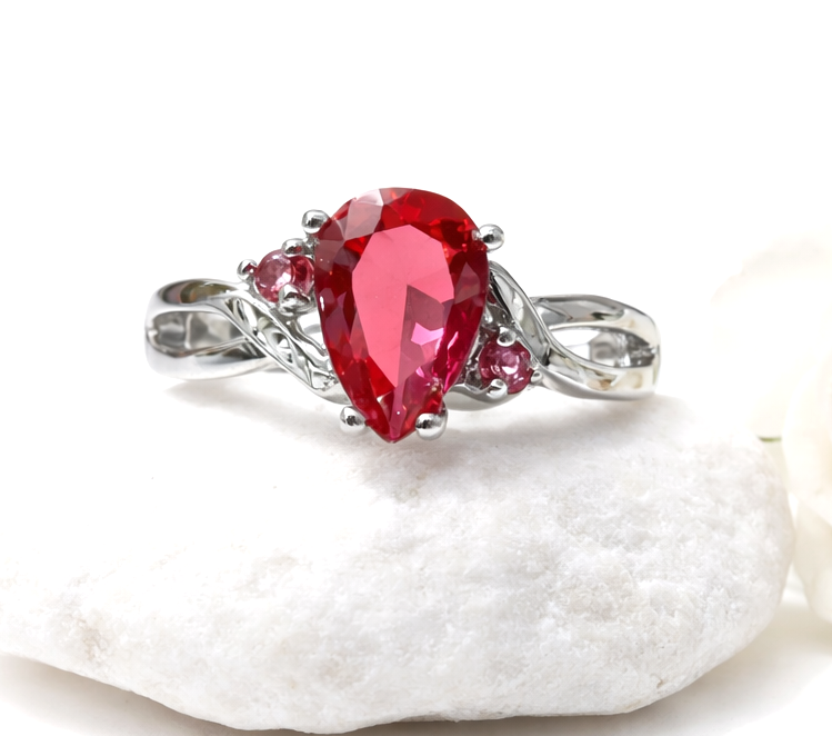 Stunning Pear-Cut Red Topaz Sterling 925 Silver Ring