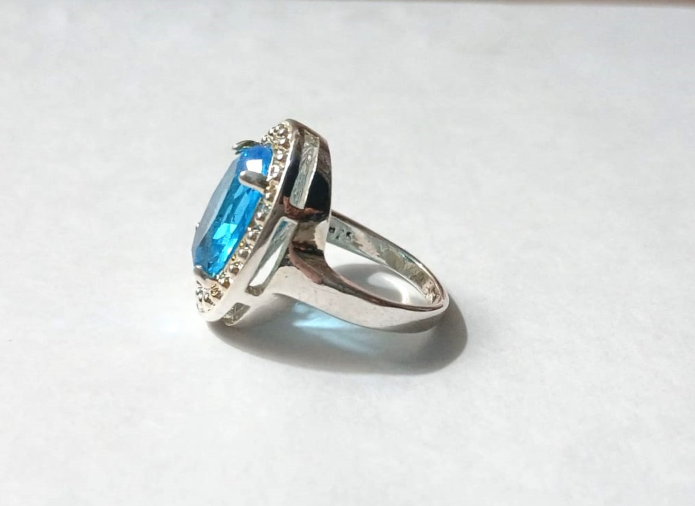 Gorgeous Blue Topaz Halo Ring – 2.75CT – 925 Silver Plated - Image 3