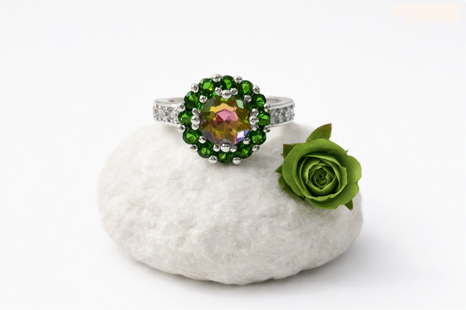 Stunning Mystic Topaz & Green Zirconia Halo Ring 925 Hallmarked - Image 2